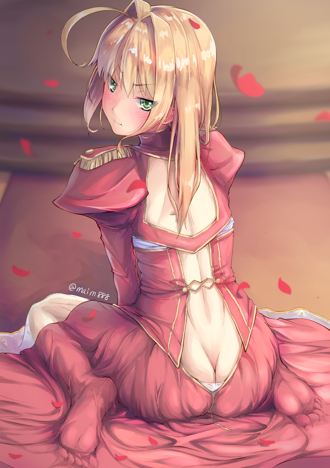 1girl commentary_request fate/extra fate_(series) feet highres kudou_maimu looking_at_viewer nero_claudius_(fate) nero_claudius_(fate)_(all) solo