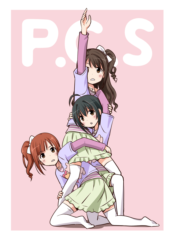 3girls ahoge arm_up black_hair bow brown_eyes brown_hair full_body gundam_narrative hair_bow haruna_mao idolmaster idolmaster_cinderella_girls idolmaster_cinderella_girls_starlight_stage igarashi_kyouko kneeling kohinata_miho long_hair multiple_girls narrative_formation one_side_up open_mouth parody pink_check_school shimamura_uzuki short_hair thigh-highs white_bow white_legwear