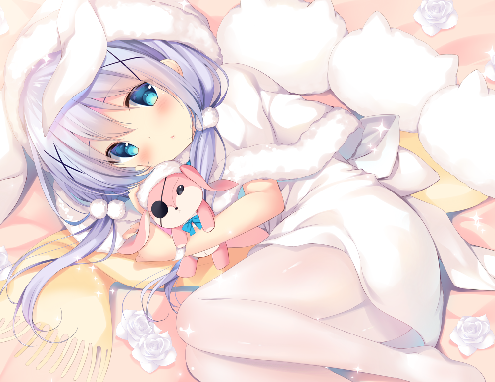 1girl bangs bed_sheet blue_eyes blue_hair blush capelet commentary_request dress eyebrows_visible_through_hair flower fringe_trim fur-trimmed_capelet fur_trim gochuumon_wa_usagi_desu_ka? hair_between_eyes hair_ornament hat kafuu_chino long_hair low_twintails lying no_shoes object_hug on_side pantyhose parted_lips rose scarf shibainu_niki solo sparkle stuffed_animal stuffed_bunny stuffed_toy twintails white_capelet white_dress white_flower white_hat white_legwear white_rose x_hair_ornament yellow_scarf