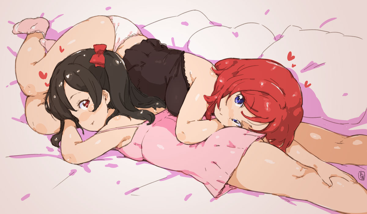 2girls artist_name ass_pillow bed_sheet black_hair black_shirt blush bow camisole chemise hair_bow hand_on_another's_leg heart looking_at_viewer love_live! love_live!_school_idol_project lying lying_on_person multiple_girls nishikino_maki off_shoulder on_side on_stomach panties pillow pink_chemise pink_legwear randou red_bow red_eyes redhead shirt short_hair smile socks twintails underwear violet_eyes white_panties yazawa_nico yuri