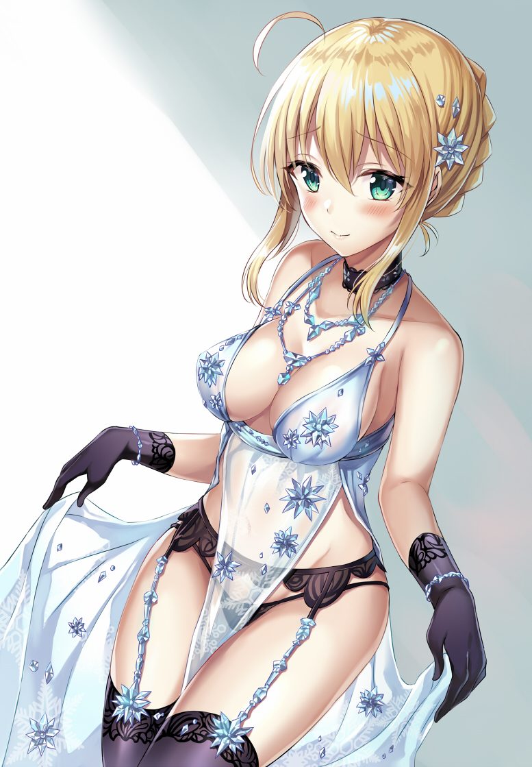 1girl ahoge artoria_pendragon_(all) artoria_pendragon_(lancer_alter) artoria_pendragon_(lancer_alter)_(cosplay) babydoll babydoll_lift bangs bare_shoulders black_gloves black_panties blonde_hair blush breasts choker cleavage cosplay craft_essence fate/grand_order fate/stay_night fate_(series) garter_belt garter_straps gloves green_eyes groin harimoji jewelry large_breasts lifted_by_self lingerie long_hair looking_at_viewer navel necklace panties revealing_clothes royal_icing saber see-through smile solo thigh-highs underwear