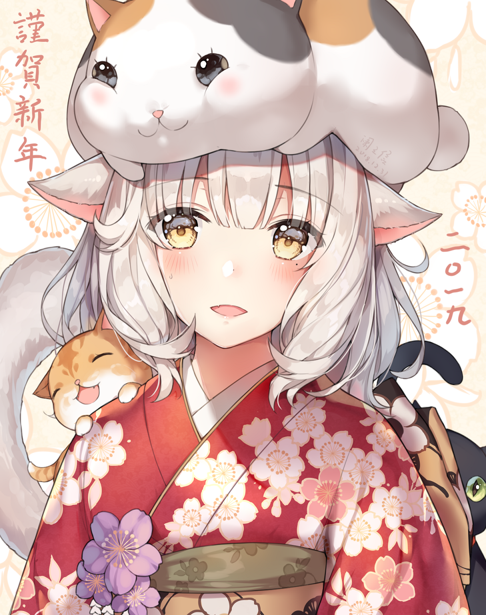 1girl :d animal animal_ears animal_on_head ayuanlv bangs black_cat blush brown_eyes cat cat_ears cat_tail commentary_request eyebrows_visible_through_hair fang final_fantasy final_fantasy_xiv floral_background floral_print flower head_tilt highres japanese_clothes kimono looking_at_viewer maneki-neko miqo'te mole mole_under_eye obi on_head open_mouth print_kimono purple_flower red_kimono sash short_hair sidelocks silver_hair smile solo tail translated upper_body