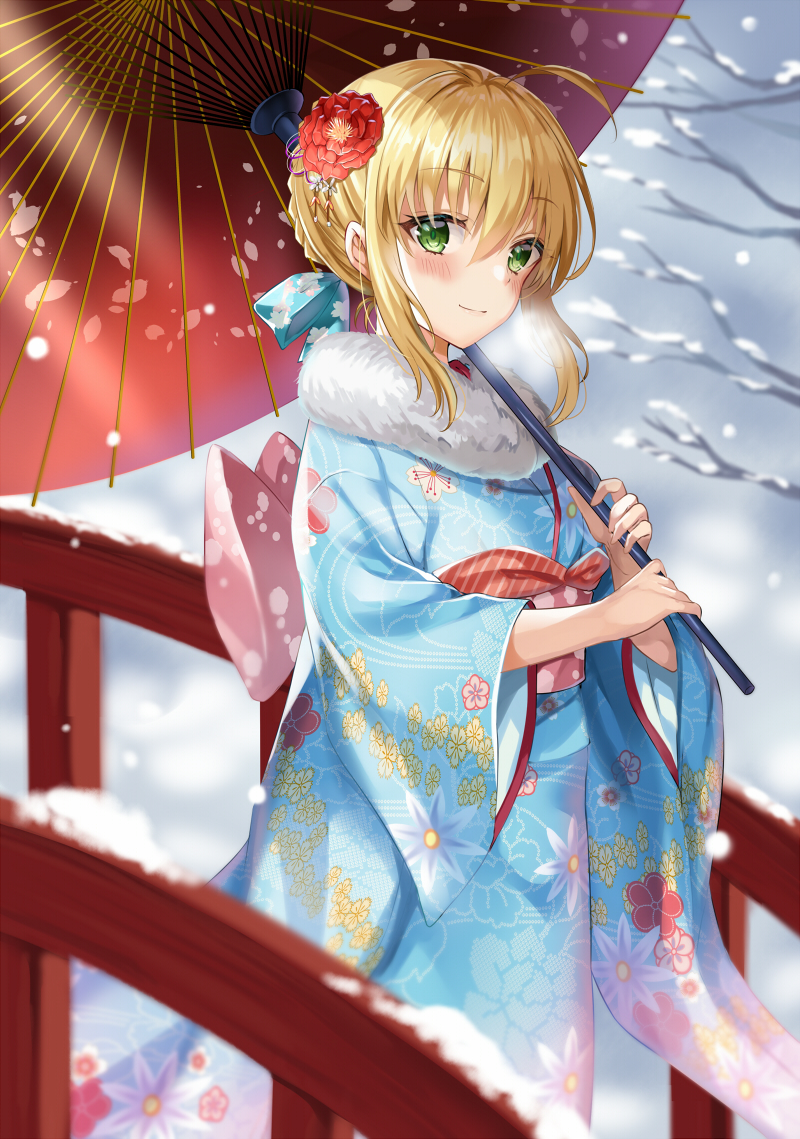 1girl ahoge artoria_pendragon_(all) bangs bare_tree blonde_hair blue_kimono blue_ribbon blurry blurry_background blurry_foreground braid breath bridge closed_mouth commentary_request depth_of_field eyebrows_visible_through_hair fate/grand_order fate_(series) floral_print flower fur_collar green_eyes hair_between_eyes hair_flower hair_ornament hair_ribbon harimoji holding holding_umbrella japanese_clothes kimono long_hair long_sleeves looking_at_viewer obi oriental_umbrella outdoors print_kimono red_flower ribbon saber sash sidelocks smile snow solo standing tied_hair tree umbrella wide_sleeves winter