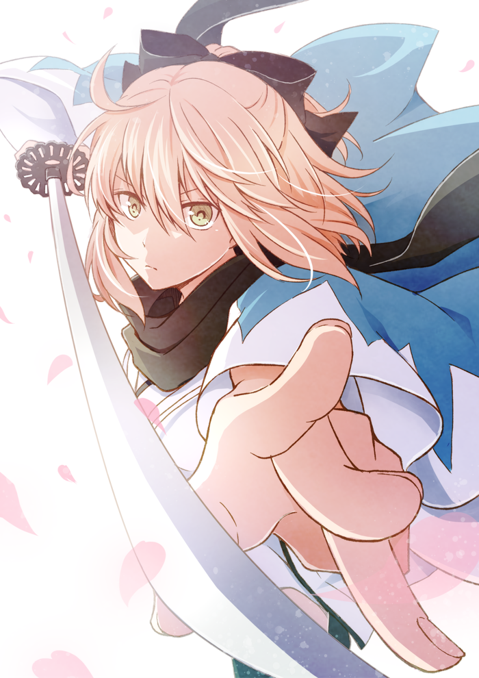 1girl black_bow black_legwear black_scarf blonde_hair bow fate_(series) green_eyes hair_between_eyes hair_bow haori holding holding_sword holding_weapon japanese_clothes katana kimono koha-ace long_sleeves mishiro_(andante) okita_souji_(fate) okita_souji_(fate)_(all) ponytail scarf short_hair short_kimono solo sword v-shaped_eyebrows weapon white_kimono