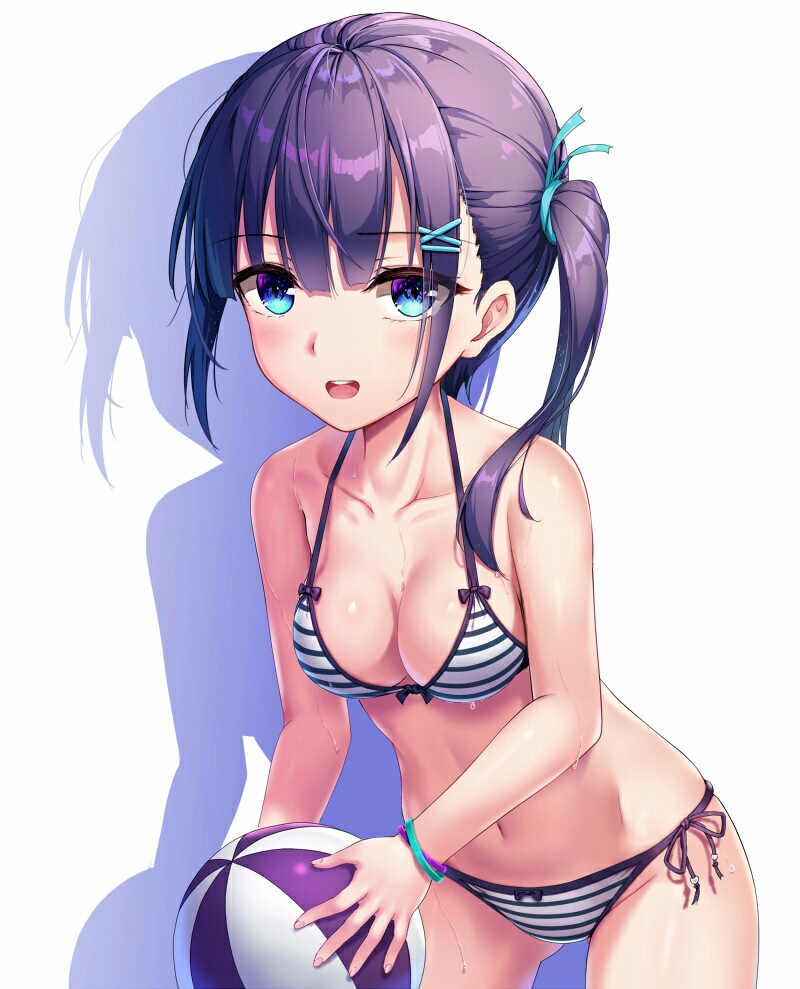 1girl aya223 ball beachball bikini blue_eyes breasts chinese_commentary cleavage commentary_request cowboy_shot hair_over_shoulder leaning_forward long_hair medium_breasts open_mouth original purple_hair shadow side-tie_bikini side_ponytail simple_background smile solo striped striped_bikini swimsuit white_background