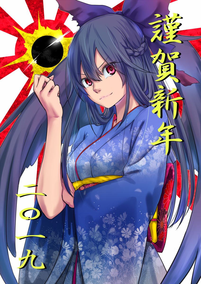 1girl 2019 :3 black_bow black_hair black_wings bow braid commentary_request eclipse french_braid hair_bow happy_new_year highres japanese_clothes kimono light_rays long_hair looking_at_viewer new_year obi red_eyes reiuji_utsuho sash solar_eclipse solo sun sunbeam sunlight tenamaru touhou translated upper_body white_background wings