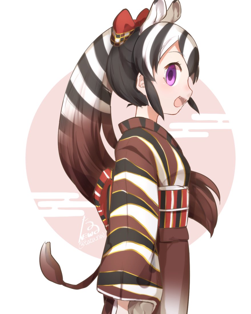 1girl adapted_costume black_hair bow brown_hair commentary_request extra_ears eyebrows_visible_through_hair fangs hair_bow japanese_clothes kemono_friends kimono long_hair long_sleeves multicolored_hair open_mouth ponytail quagga_(kemono_friends) quagga_ears quagga_tail sash solo striped tatsuno_newo violet_eyes white_hair