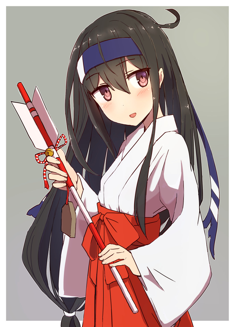 1girl :d alternate_costume arrow bell black_hair blue_headband blush comala_(komma_la) commentary_request cowboy_shot ema eyebrows_visible_through_hair fingernails hair_between_eyes hair_tie hakama hamaya hatsushimo_(kantai_collection) headband highres holding_arrow japanese_clothes jingle_bell kantai_collection kimono long_hair long_sleeves looking_at_viewer low-tied_long_hair open_mouth red_eyes red_hakama simple_background smile solo white_kimono wide_sleeves