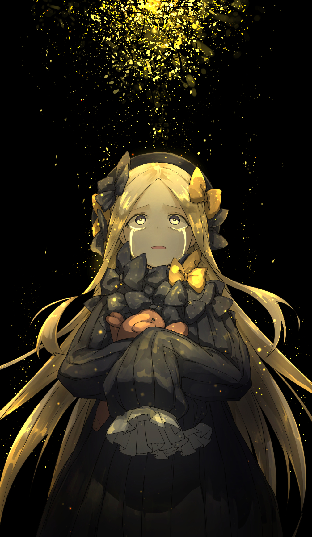 1girl abigail_williams_(fate/grand_order) bangs black_background black_bow black_dress black_hat blonde_hair bow crying crying_with_eyes_open dress fate/grand_order fate_(series) floating_hair hair_bow hat highres holding holding_stuffed_animal kan_(aaaaari35) long_hair looking_up open_mouth parted_bangs sleeves_past_wrists solo standing stuffed_animal stuffed_toy tears teddy_bear very_long_hair yellow_bow yellow_eyes