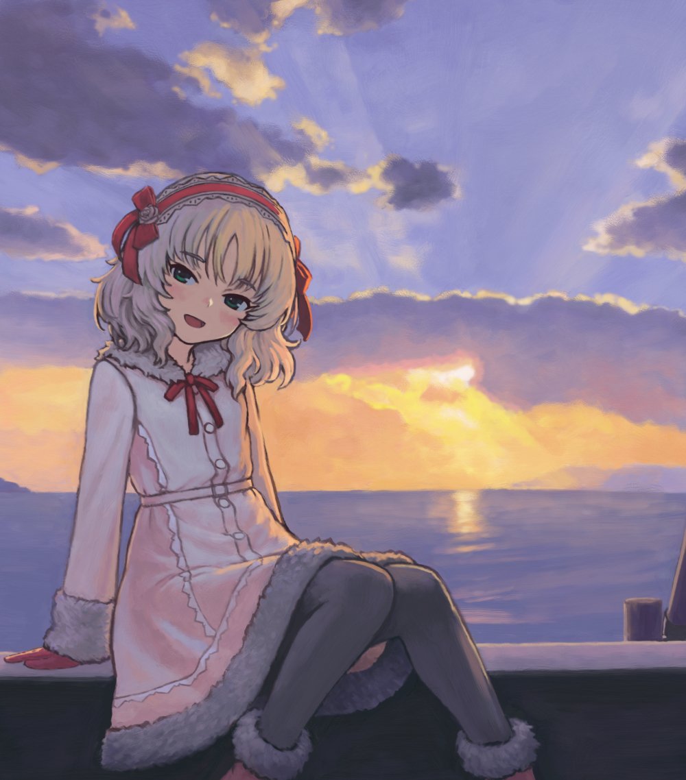 1girl :d backlighting blonde_hair blush boots bow bowtie clouds cloudy_sky coat commentary_request eyebrows_visible_through_hair feet_out_of_frame fur_trim gloves green_eyes hair_bow hairband horizon idolmaster idolmaster_cinderella_girls lolita_hairband looking_at_viewer ocean open_mouth outdoors pantyhose red_bow red_hairband sakurai_momoka scenery short_hair sitting sky smile solo sun sunlight sunrise tyubei7716 water wavy_hair winter_clothes winter_coat