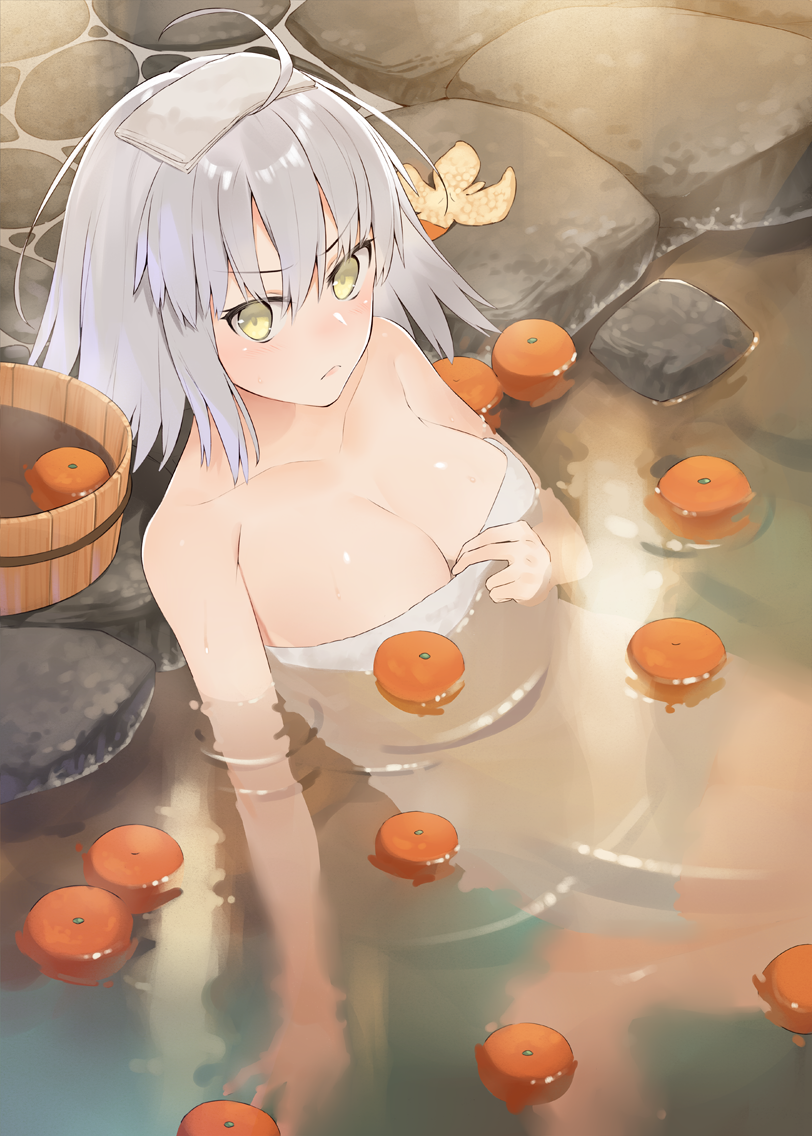 &gt;:( 1girl ahoge arm_support bangs bare_arms bare_shoulders blush breasts brown_eyes cleavage closed_mouth collarbone commentary_request eyebrows_visible_through_hair fate/grand_order fate_(series) food frown fruit hair_between_eyes hayashi_kewi jeanne_d'arc_(alter)_(fate) jeanne_d'arc_(fate)_(all) large_breasts looking_at_viewer mandarin_orange naked_towel no_bra onsen partially_submerged solo towel towel_on_head v-shaped_eyebrows water
