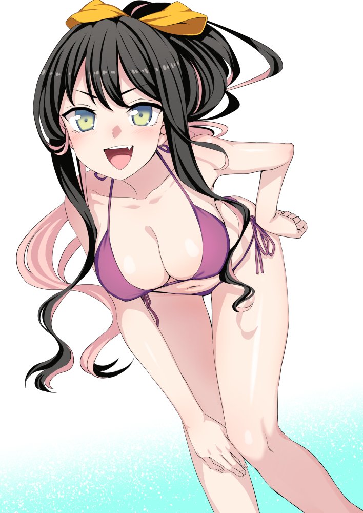 1girl alternate_costume alternate_hairstyle bikini black_hair blue_background breasts cleavage fang feet_out_of_frame gradient gradient_background grey_eyes hair_ribbon kantai_collection kumadano large_breasts leaning_forward long_hair multicolored_hair naganami_(kantai_collection) open_mouth pink_hair ponytail purple_bikini ribbon solo standing swimsuit two-tone_hair wavy_hair white_background yellow_ribbon