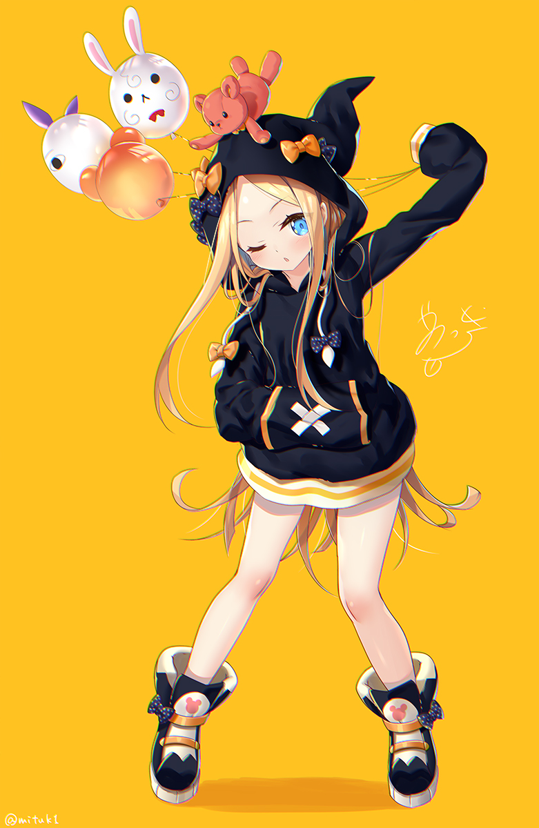 1girl ;o abigail_williams_(fate/grand_order) alternate_costume arm_up balloon bangs black_footwear black_hoodie blonde_hair blue_eyes blush boots bow chromatic_aberration commentary_request eyebrows_visible_through_hair fate/grand_order fate_(series) forehead fou_(fate/grand_order) full_body hand_in_pocket highres hood hood_up hoodie long_hair long_sleeves looking_at_viewer medjed one_eye_closed orange_background orange_bow outstretched_arm parted_bangs parted_lips polka_dot polka_dot_bow signature simple_background sleeves_past_fingers sleeves_past_wrists solo standing stuffed_animal stuffed_toy teddy_bear twitter_username very_long_hair yano_mitsuki yellow_background