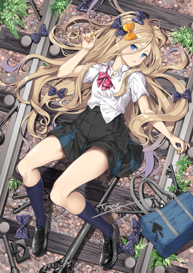 1girl abigail_williams_(fate/grand_order) bag bangs black_bow black_footwear black_skirt blonde_hair blue_eyes bow collared_shirt commentary_request day dress dutch_angle fate/grand_order fate_(series) fingernails from_above full_body hair_between_eyes hair_bow hair_spread_out key kneehighs long_hair looking_at_viewer lying nail_polish navy_blue_legwear on_back on_ground orange_bow orange_nails outdoors oversized_object plaid plaid_bow pleated_skirt polka_dot polka_dot_bow railroad_tracks red_bow school_bag school_uniform shirt shoes short_sleeves signature skirt solo tyone very_long_hair white_shirt