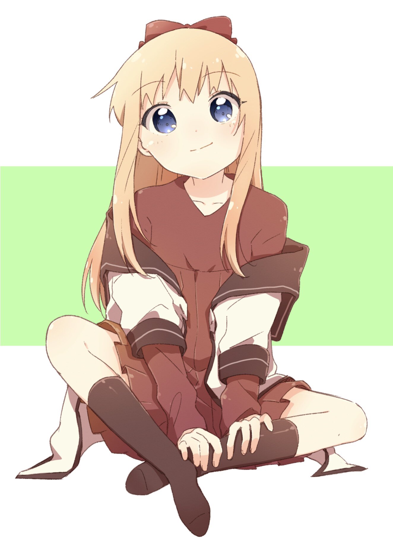 1girl bafarin black_legwear blonde_hair blue_eyes bow collarbone hair_bow highres legs_crossed looking_at_viewer nanamori_school_uniform school_uniform serafuku sitting smile socks solo toshinou_kyouko yuru_yuri