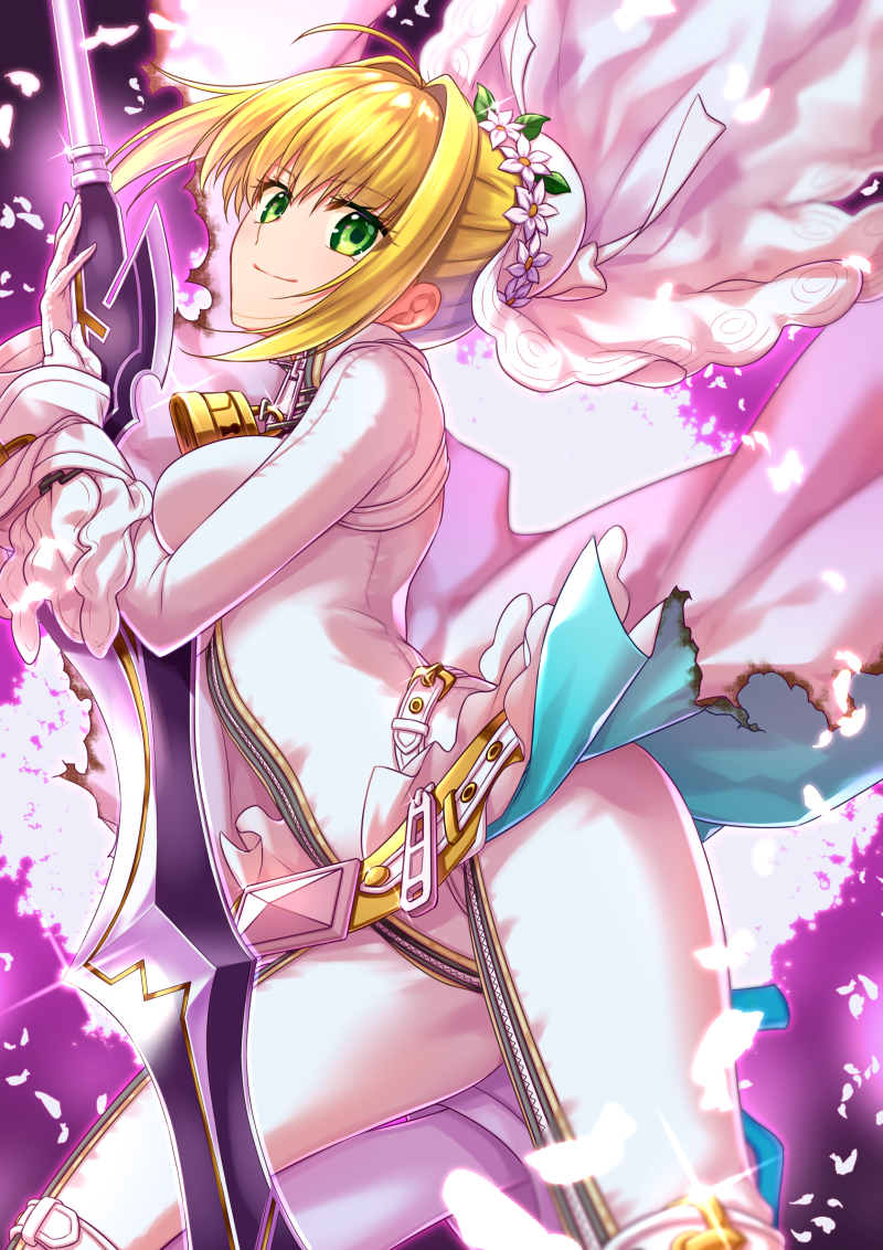 1girl ahoge bangs blonde_hair bodysuit eyebrows_visible_through_hair fate/extra fate/extra_ccc fate_(series) green_eyes hair_intakes holding holding_sword holding_weapon leg_up looking_at_viewer nero_claudius_(bride)_(fate) nero_claudius_(fate)_(all) nina_(pastime) shiny shiny_hair short_hair smile solo standing standing_on_one_leg sword weapon white_bodysuit