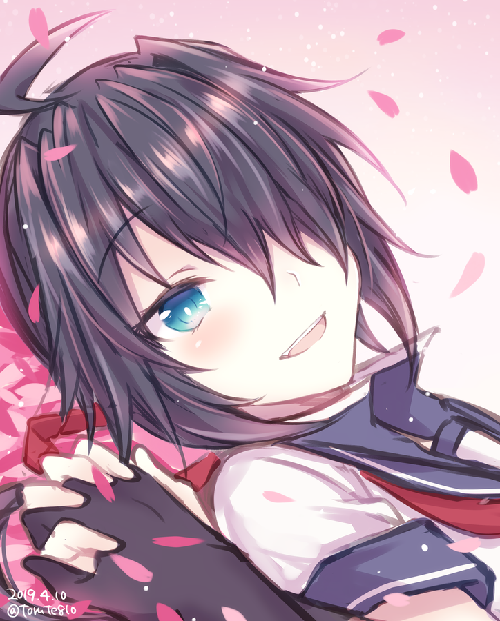1girl ahoge bangs black_gloves black_hair cherry_blossoms commentary_request gloves gradient gradient_background hair_ornament hair_over_one_eye hairclip kabocha_torute kako_(kantai_collection) kantai_collection long_hair looking_at_viewer lying open_mouth parted_bangs petals pink_background ponytail remodel_(kantai_collection) school_uniform serafuku smile solo upper_body