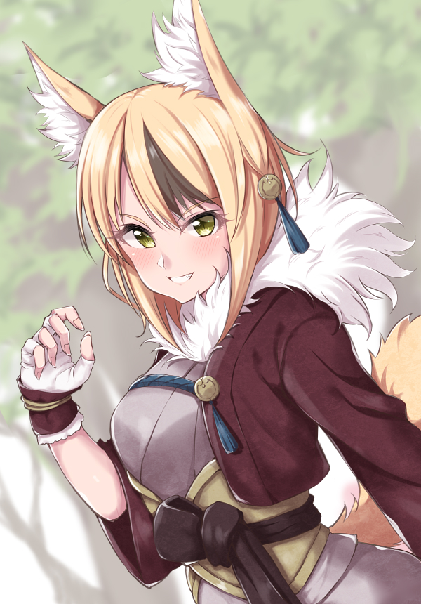 1girl animal_ears blonde_hair brown_hair eyebrows_visible_through_hair fingerless_gloves fire_emblem fire_emblem_if fox_ears fox_tail fur_trim gloves grin japanese_clothes jiino kinu_(fire_emblem_if) multicolored_hair nintendo short_hair smile solo streaked_hair tail yellow_eyes