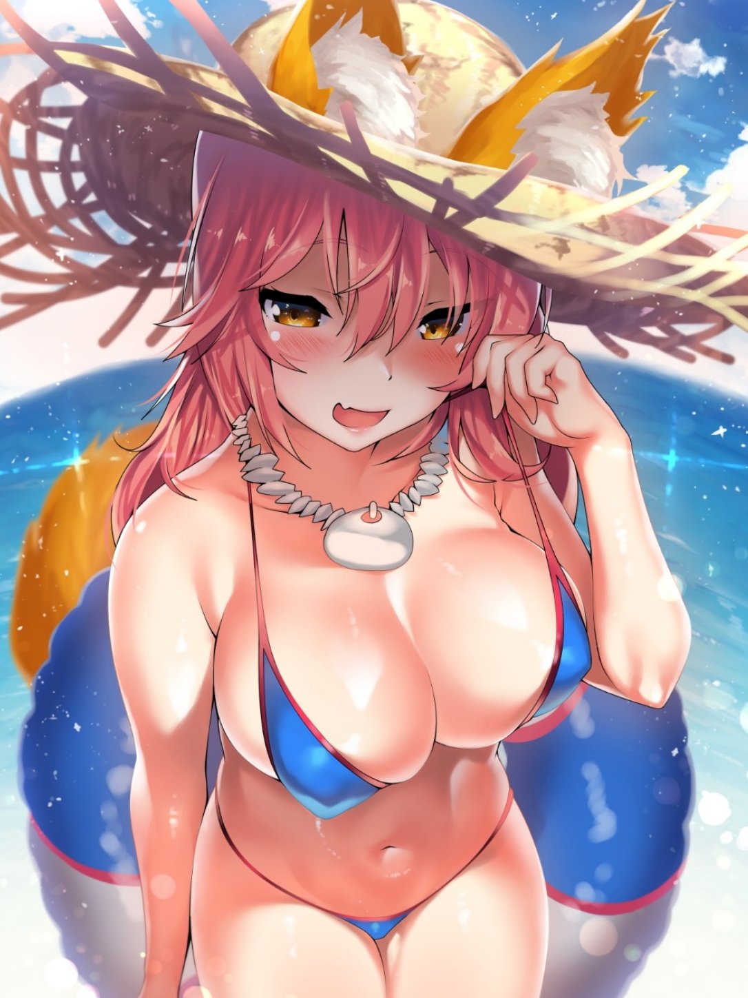 1girl animal_ear_fluff animal_ears bikini blue_bikini blue_sky blush breasts cleavage clouds covered_nipples day ears_through_headwear fate/grand_order fate_(series) fox_ears fox_tail hand_up hat highres innertube kawai large_breasts light_particles long_hair looking_at_viewer navel ocean outdoors pink_hair side-tie_bikini skindentation sky smile solo sparkle straw_hat sun_hat swimsuit tail tamamo_(fate)_(all) tamamo_no_mae_(fate) tamamo_no_mae_(swimsuit_lancer)_(fate) yellow_eyes