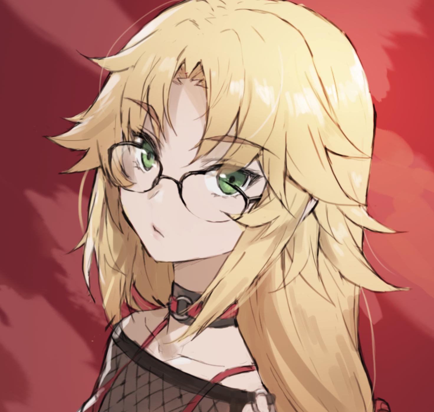 1girl alternate_costume alternate_hairstyle bangs black_collar blonde_hair collar collarbone eyebrows_visible_through_hair face fate/grand_order fate_(series) fishnets glasses green_eyes highres long_hair looking_at_viewer mordred_(fate) mordred_(fate)_(all) parted_bangs ponytail red_background simple_background solo tonee