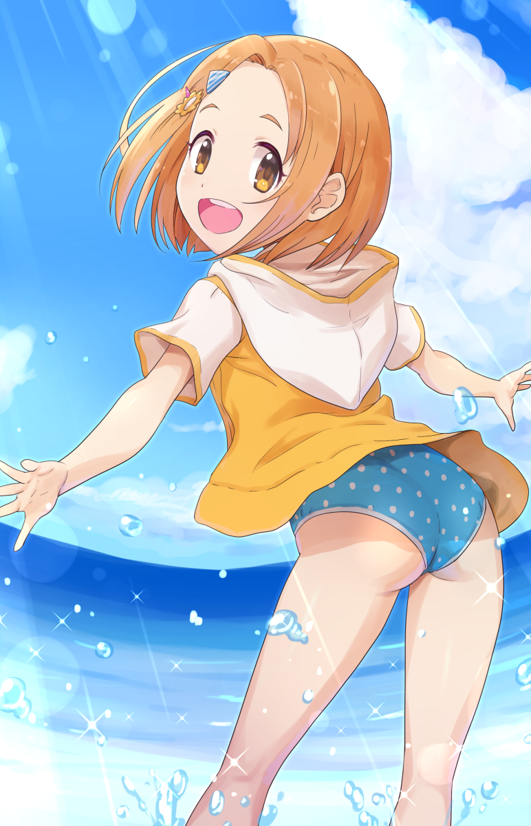 1girl ass beach bikini bikini_bottom blue_bikini blue_bikini_bottom blue_swimsuit brown_eyes brown_hair clouds commentary_request day from_behind hair_ornament hairclip highres hood idolmaster idolmaster_cinderella_girls looking_back mashou_boy ocean open_mouth outdoors outstretched_arms polka_dot polka_dot_swimsuit ryuuzaki_kaoru shirt short_hair sky smile solo swimsuit yellow_shirt