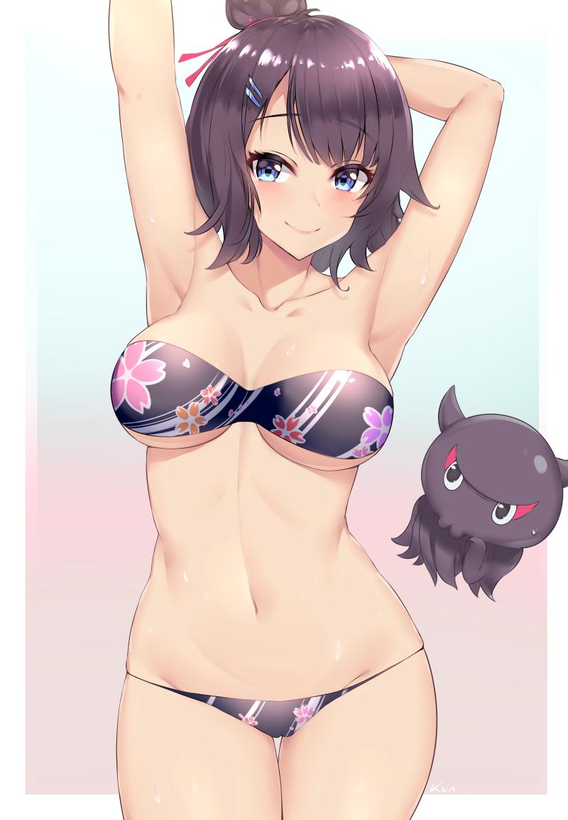 armpits arms_up bandeau bare_shoulders bikini black_bikini black_hair blue_eyes breasts closed_mouth collarbone commentary_request cowboy_shot eyebrows_visible_through_hair fate/grand_order fate_(series) floral_print hair_bun hair_ornament hairclip katsushika_hokusai_(fate/grand_order) kuavera looking_at_viewer medium_breasts navel outside_border short_hair simple_background smile sweat swimsuit thigh_gap tokitarou_(fate/grand_order)