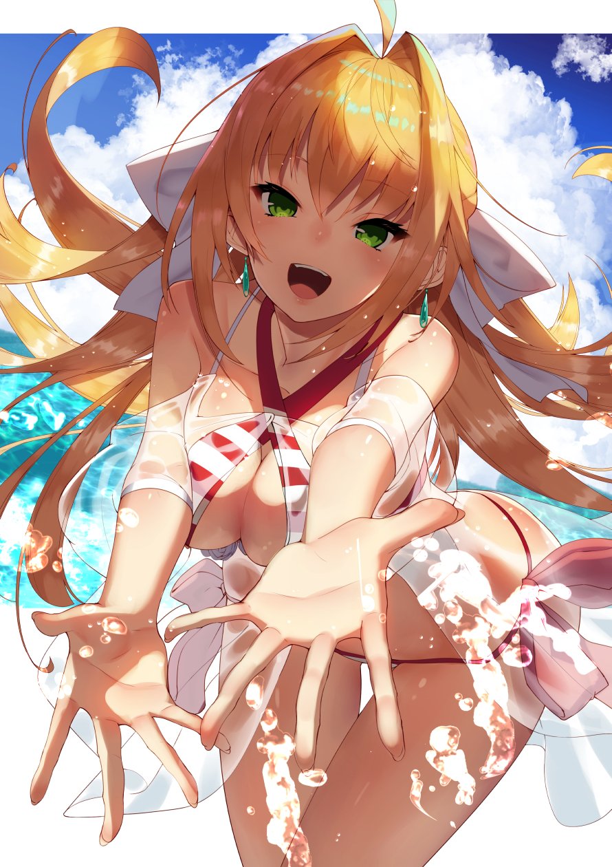 1girl :d ahoge bikini blonde_hair blue_sky breasts clouds criss-cross_halter day earrings fate/grand_order fate_(series) green_eyes hair_intakes halterneck highres jewelry large_breasts leaning_forward long_hair looking_at_viewer nero_claudius_(fate)_(all) nero_claudius_(swimsuit_caster)_(fate) ocean open_mouth outdoors side-tie_bikini sky smile solo splashing striped striped_bikini sukocchi swimsuit thigh-highs twintails water