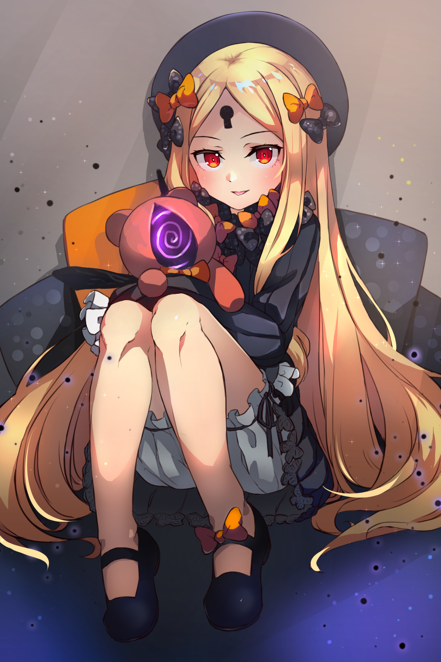 1girl abigail_williams_(fate/grand_order) bangs black_bow black_dress black_footwear black_headwear blonde_hair blush bow commentary_request dress fate/grand_order fate_(series) hair_bow hat highres keyhole long_hair long_sleeves looking_at_viewer miya_(pixiv15283026) multiple_bows multiple_hair_bows object_hug orange_bow parted_bangs polka_dot polka_dot_bow red_eyes sleeves_past_fingers sleeves_past_wrists solo stuffed_animal stuffed_toy teddy_bear very_long_hair yellow_bow