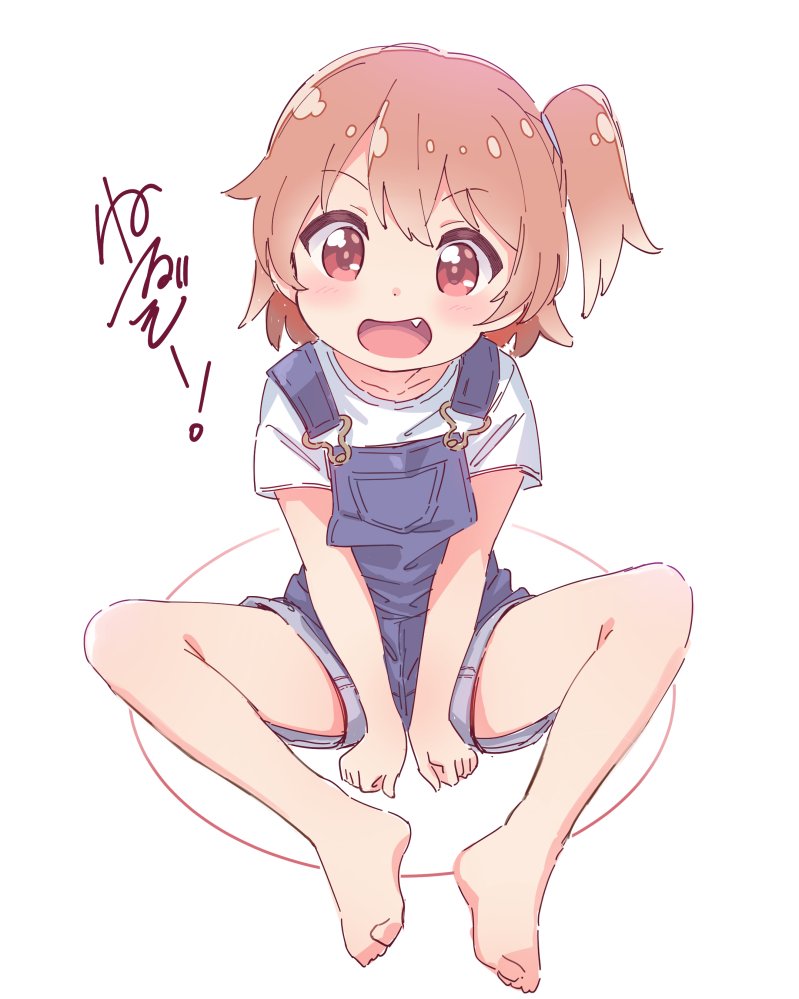 1girl :d bangs between_legs blush brown_hair commentary_request eyebrows_visible_through_hair fang hair_between_eyes hand_between_legs hoshino_hinata jigatei_(omijin) looking_at_viewer one_side_up open_mouth overall_shorts overalls red_eyes shirt short_sleeves simple_background sitting smile solo translated watashi_ni_tenshi_ga_maiorita! white_background white_shirt