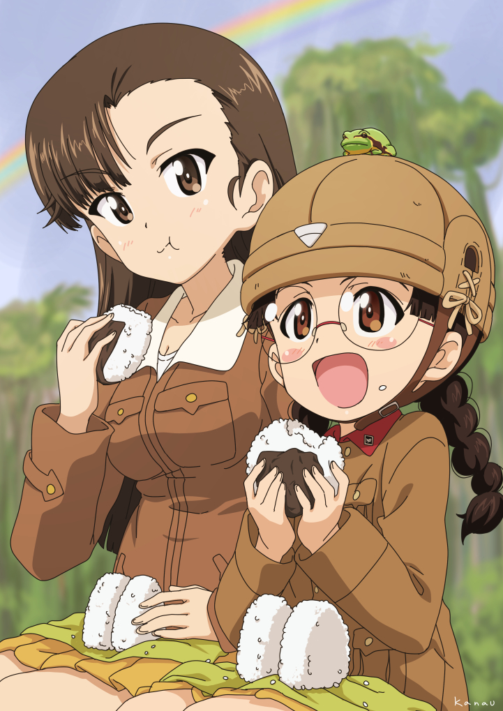 :t animal animal_on_head asymmetrical_bangs bangs black_hair blue_sky blurry blurry_background blush_stickers braid brown_eyes brown_hair brown_headwear brown_jacket chi-hatan_military_uniform closed_mouth commentary depth_of_field eating eyebrows_visible_through_hair food food_on_face frog fukuda_(girls_und_panzer) girls_und_panzer glasses helmet holding holding_food insignia jacket kanau long_hair long_sleeves looking_at_another military military_uniform miniskirt nishi_kinuyo on_head onigiri open_mouth outdoors pleated_skirt rainbow round_eyewear shirt sitting skirt sky smile twin_braids twintails uniform white_shirt yellow_skirt