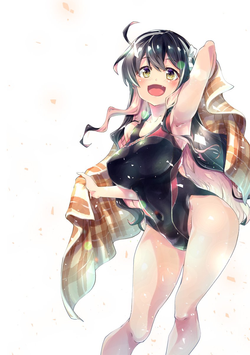 1girl ahoge black_hair black_swimsuit breasts commentary_request covered_navel cowboy_shot eyebrows_visible_through_hair fang hairband highres imu_sanjo kantai_collection large_breasts long_hair multicolored_hair naganami_(kantai_collection) open_mouth pink_hair plaid_towel remodel_(kantai_collection) simple_background smile solo swimsuit two-tone_hair wavy_hair white_background white_hairband