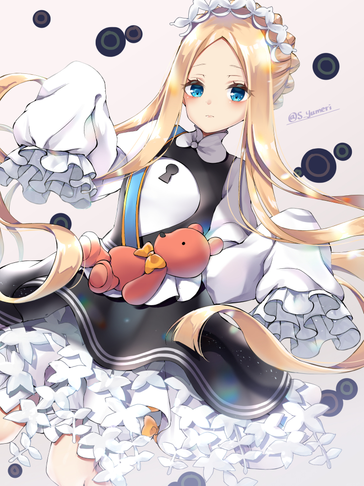 1girl abigail_williams_(fate/grand_order) artist_name bangs black_dress blonde_hair blue_eyes blush commentary_request dress fate/grand_order fate_(series) frills frown keyhole long_hair long_sleeves looking_at_viewer maid_headdress parted_bangs satou_yumeri sleeves_past_fingers sleeves_past_wrists solo stuffed_animal stuffed_toy teddy_bear