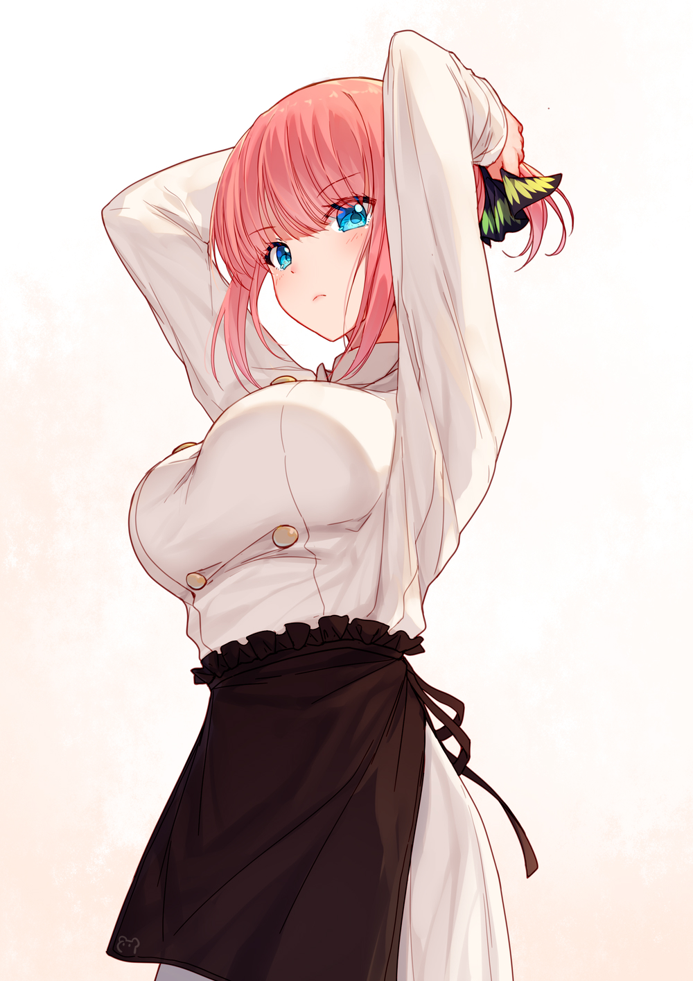 1girl apron arms_behind_head arms_up bison_cangshu black_apron blue_eyes breasts closed_mouth commentary_request double-breasted frills go-toubun_no_hanayome gradient gradient_background hair_ornament highres large_breasts long_hair long_sleeves looking_at_viewer nakano_nino pink_hair shirt solo standing tied_hair waist_apron white_background white_shirt