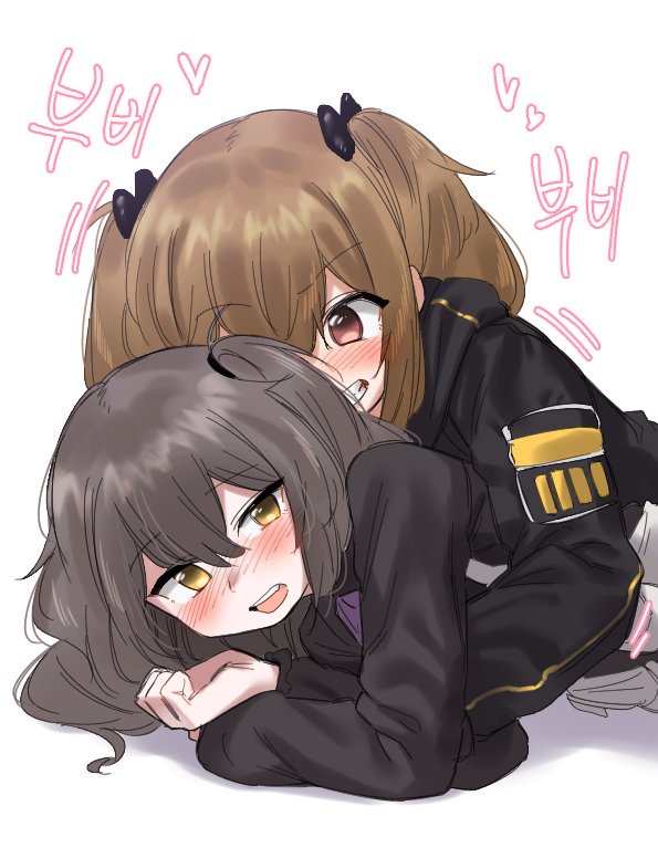 2girls blush brown_eyes brown_hair commentary_request eyebrows_visible_through_hair girls_frontline grey_hair grin groping ichihyaku_nanajuu multiple_girls siblings sisters smile twintails ump45_(girls_frontline) ump9_(girls_frontline) yellow_eyes younger