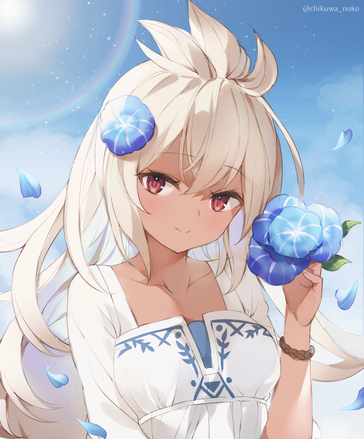 1girl blue_flower blue_sky closed_mouth collarbone commentary_request dark_skin day flower granblue_fantasy hair_flower hair_ornament hand_up holding holding_flower long_hair looking_at_viewer narusegawa_riko petals rainbow red_eyes shirt silver_hair sky smile solo sun sunlight upper_body white_shirt zooey_(granblue_fantasy)