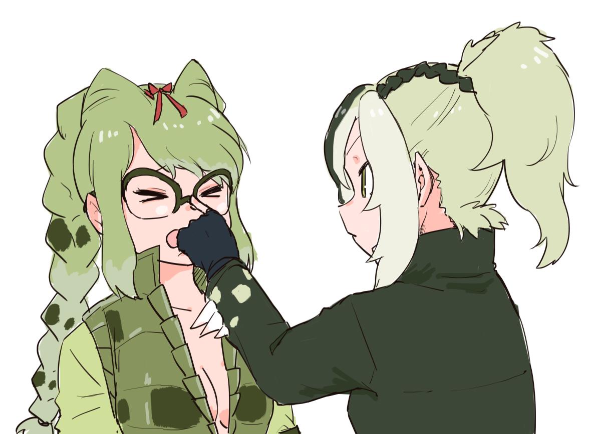 &gt;_&lt; 2girls bow braid finger_on_nose fingerless_gloves glasses gloves green_hair green_jacket green_shirt green_vest hair_bow hair_tie jacket kemono_friends light_green_hair long_hair long_sleeves multicolored_hair multiple_girls ponytail popped_collar red_bow rumenia_(ao2is) saltwater_crocodile_(kemono_friends) scales shirt short_hair sidelocks spectacled_caiman_(kemono_friends) vest