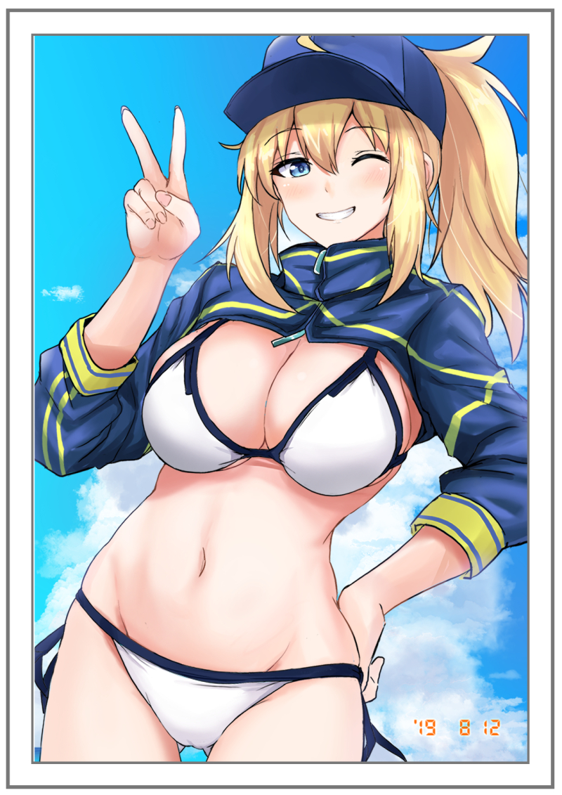 1girl ;) ahoge artoria_pendragon_(all) baseball_cap bikini blonde_hair blue_eyes blue_headwear blue_jacket blue_sky blush breasts clenched_teeth closed_mouth clouds commentary_request cropped_jacket dated day eyebrows_visible_through_hair fate/grand_order fate_(series) hair_between_eyes hair_through_headwear hand_on_hip hand_up hat jacket looking_at_viewer medium_breasts medium_hair midriff mysterious_heroine_xx_(foreigner) navel one_eye_closed outdoors ponytail poshi_(ginmokusei) shrug_(clothing) side-tie_bikini sky smile solo swimsuit teeth v white_bikini