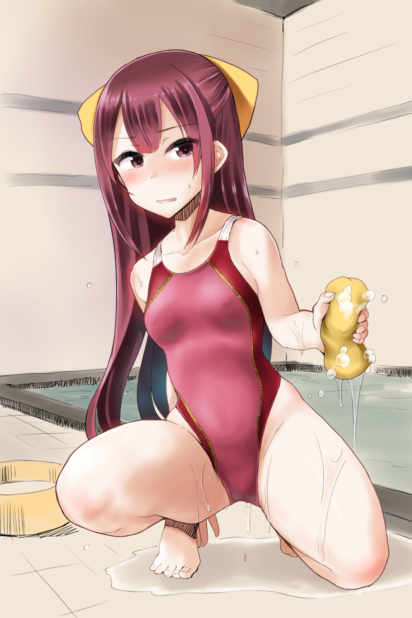 1girl barefoot basin bathroom bathtub bow brown_eyes collarbone commentary_request competition_swimsuit hair_bow highres kamikaze_(kantai_collection) kantai_collection long_hair minase_(takaoka_nanase) one-piece_swimsuit purple_hair red_swimsuit solo sponge squatting swimsuit violet_eyes yellow_bow