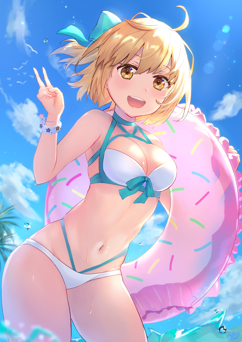 1girl :d ahoge bare_shoulders bikini blonde_hair blue_sky bow bracelet breasts brown_eyes clouds commentary_request cowboy_shot day fate/grand_order fate_(series) hair_bow hand_up highleg highres innertube jewelry lens_flare medium_breasts navel okita_souji_(fate)_(all) okita_souji_(swimsuit_assassin)_(fate) omelet_tomato open_mouth outdoors short_hair signature sky smile solo standing sunlight swimsuit v wet white_bikini