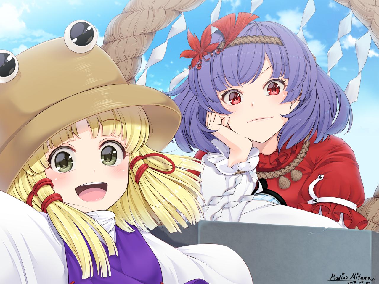 2girls :d bangs blonde_hair blue_sky blush brown_headwear clouds commentary_request day eyebrows_visible_through_hair hair_ornament hair_ribbon hand_up head_rest leaf_hair_ornament long_sleeves looking_at_viewer mirror moriya_suwako mudix2 multiple_girls open_mouth outdoors outstretched_arms puffy_short_sleeves puffy_sleeves purple_hair purple_vest red_eyes red_ribbon red_shirt ribbon rope shide shimenawa shirt short_hair short_sleeves sidelocks sky smile touhou upper_body v-shaped_eyebrows vest white_shirt wide_sleeves yasaka_kanako yellow_eyes