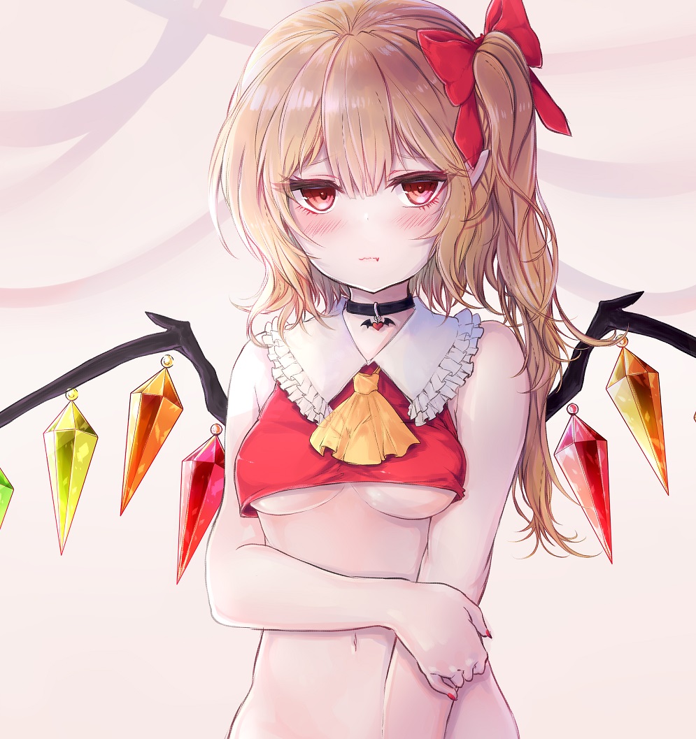 1girl ascot bangs bare_arms bare_shoulders black_choker blonde_hair blush breasts choker closed_mouth commentary crop_top crystal eyebrows_visible_through_hair fang fang_out flandre_scarlet frilled_shirt_collar frills frown grey_background hair_between_eyes hair_ribbon holding_arm long_hair looking_at_viewer medium_breasts midriff nail_polish navel neckerchief no_hat no_headwear one_side_up pointy_ears red_eyes red_nails red_ribbon ribbon sidelocks sleeveless solo stomach symbol_commentary touhou under_boob upper_body wings yellow_neckwear yuma_(yuuma_pants)