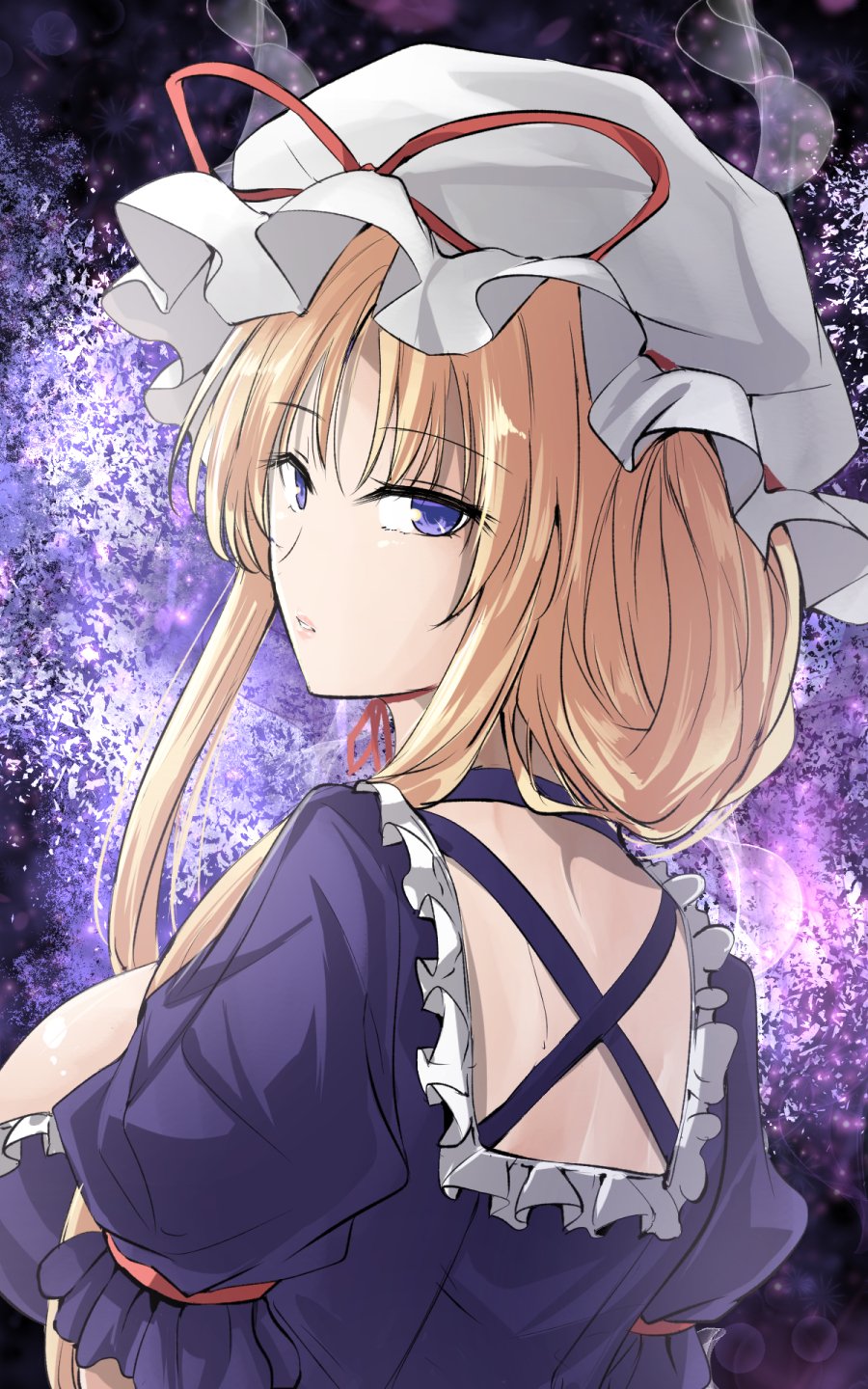 1girl bangs blonde_hair breasts commentary_request dress eyebrows_visible_through_hair frills from_behind hat hat_ribbon highres large_breasts looking_at_viewer looking_back mob_cap parted_lips puffy_short_sleeves puffy_sleeves purple_background purple_dress red_ribbon ribbon short_hair short_sleeves sidelocks solo touhou upper_body violet_eyes white_headwear y2 yakumo_yukari