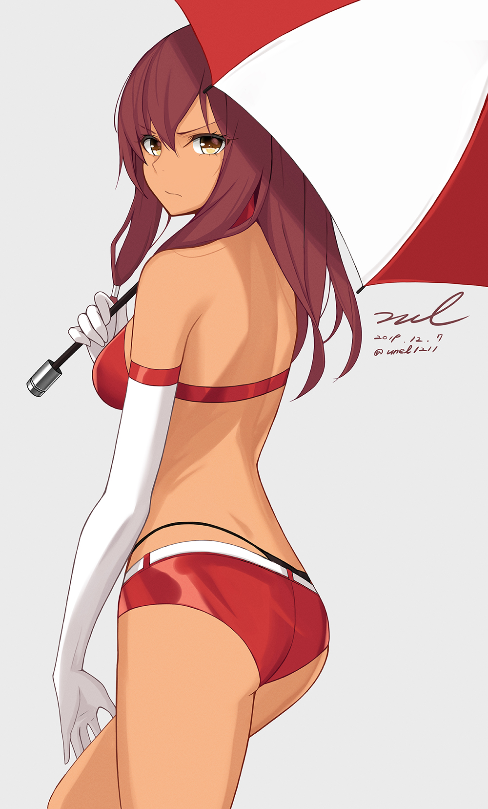 1girl ass back bare_shoulders black_bikini_bottom brown_eyes closed_mouth cowboy_shot dark_skin dated elbow_gloves frown girls_frontline gloves grey_background highres holding holding_umbrella long_hair looking_at_viewer looking_back micro_shorts racequeen red_bikini_top red_shorts redhead saiga-12_(girls_frontline) shorts signature solo standing twitter_username umbrella unel v-shaped_eyebrows white_gloves