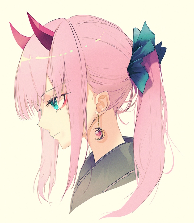 1girl alternate_hairstyle bangs blue_eyes collar crescent crescent_earrings darling_in_the_franxx earrings eyebrows_visible_through_hair eyelashes eyeliner from_side hair_tie horns jewelry kooemong makeup oni_horns pink_hair ponytail portrait red_horns shiny shiny_hair sidelocks simple_background solo tan_background zero_two_(darling_in_the_franxx)