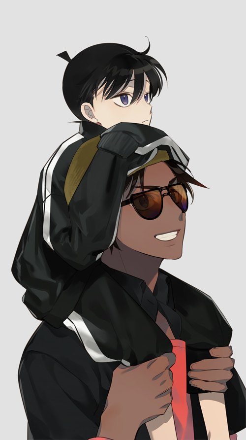 2boys black_hair black_jacket black_shirt brown_headwear carrying child closed_mouth collared_shirt dark_skin edogawa_conan frown grey_background grin hands_on_another's_head hat hattori_heiji head_rest holding_legs jacket kanamura_ren looking_away male_focus meitantei_conan multiple_boys oversized_clothes pants red_shirt shirt shoulder_carry simple_background sitting sleeves_past_fingers sleeves_past_wrists smile sunglasses track_jacket track_pants track_suit undershirt
