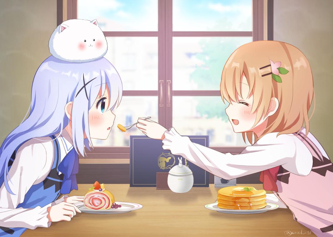 2girls artist_name blue_bow blue_eyes blue_hair blush bow brown_hair closed_eyes day eyebrows_visible_through_hair facing_another feeding food fork gochuumon_wa_usagi_desu_ka? hair_ornament hairclip holding holding_fork hoto_cocoa indoors kafuu_chino long_hair long_sleeves looking_at_another mozukun43 multiple_girls open_mouth pancake parted_lips plate red_bow short_hair smile tippy_(gochiusa) twitter_username window x_hair_ornament