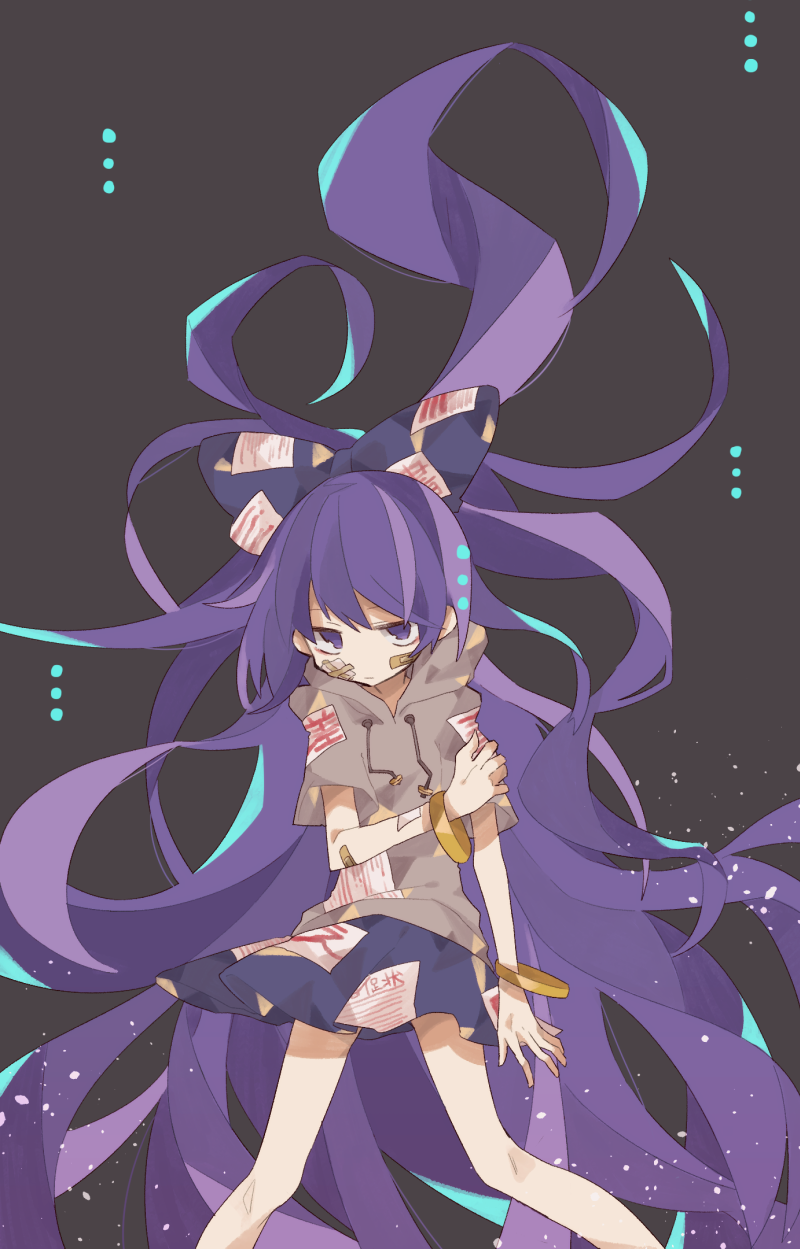 1girl bandages bandaid bandaid_on_arm bandaid_on_face blue_bow blue_skirt bow bracelet debt feet_out_of_frame grey_hoodie hair_bow highres holding_arm hood hoodie jewelry long_hair mamimu_(ko_cha_22) purple_hair short_sleeves skirt solo standing touhou very_long_hair violet_eyes yorigami_shion