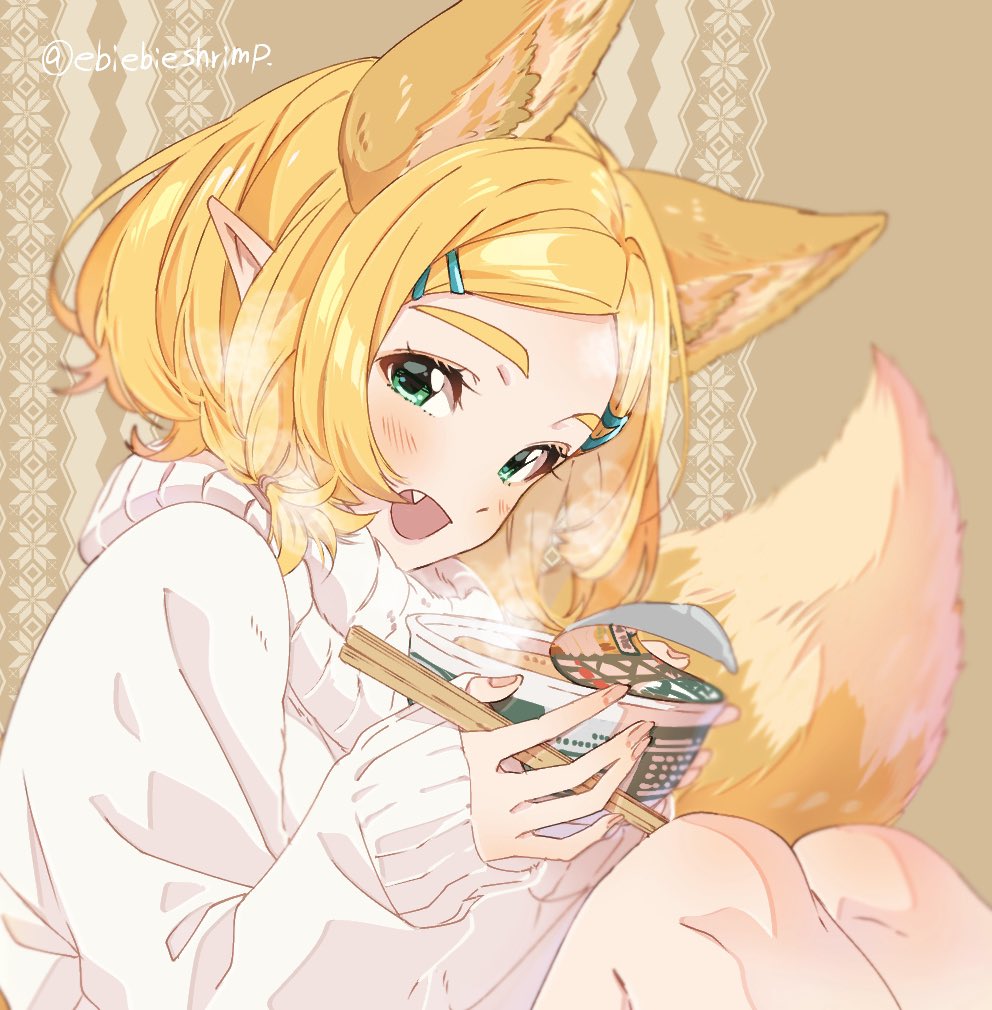 1girl animal_ears bangs blonde_hair blush bowl chopsticks fang fox_ears fox_girl fox_tail green_eyes hair_ornament hairclip instant_ramen knees_to_chest long_sleeves looking_at_viewer open_mouth parted_bangs patterned_background pointy_ears princess_zelda short_hair shuri_(84k) sitting smile solo steam sweater tail the_legend_of_zelda the_legend_of_zelda:_breath_of_the_wild the_legend_of_zelda:_breath_of_the_wild_2 thick_eyebrows twitter_username white_sweater