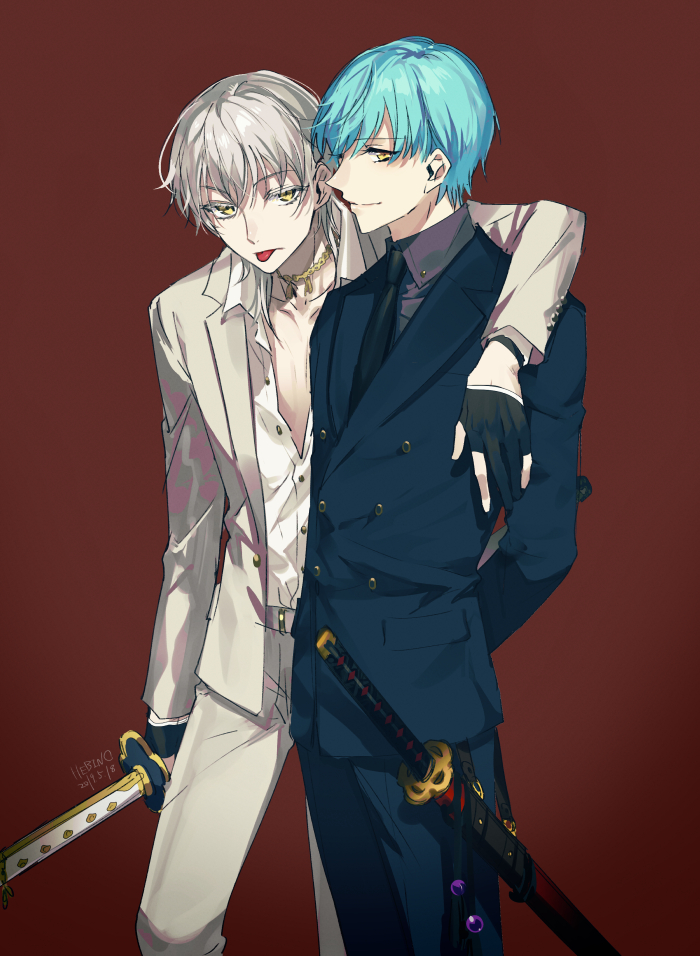 2boys :p aqua_hair arm_around_shoulder arms_behind_back black_gloves collared_shirt formal gloves hebino_rai ichigo_hitofuri katana male_focus multiple_boys necktie open_clothes open_shirt partly_fingerless_gloves red_background sheath sheathed shirt smile suit sword tongue tongue_out touken_ranbu tsurumaru_kuninaga weapon white_hair yellow_eyes