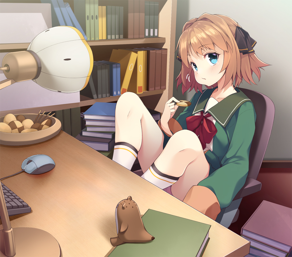 1girl bangs blue_eyes blush bokukawauso book bookshelf bowl brown_hair cookie desk eyebrows_visible_through_hair food green_sailor_collar hachijou_(kantai_collection) hair_ribbon holding holding_food indoors kantai_collection keyboard kneehighs lamp long_sleeves mofu_namako mouse_(computer) pocky red_neckwear ribbon sailor_collar school_uniform serafuku short_hair sitting solo